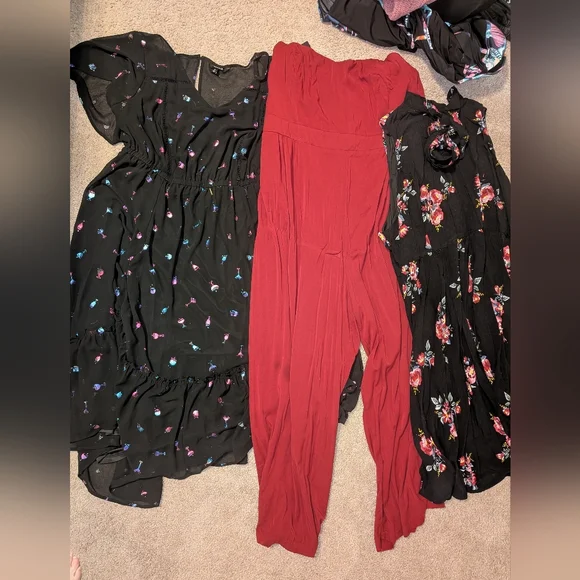 Bundle Of 4 Torrid Dresses 3x & 4x - Picture 1 of 6